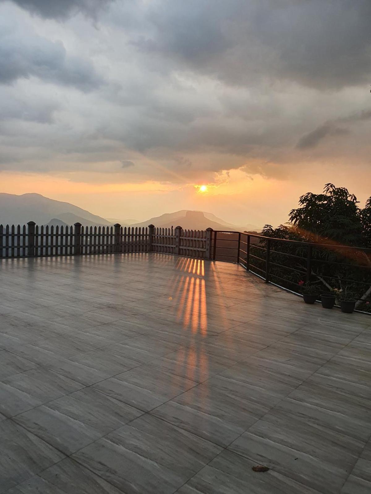 Serenity Valley Ambuluwawa Resort แคนดี้ ภายนอก รูปภาพ